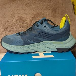 HOKA men's shoes